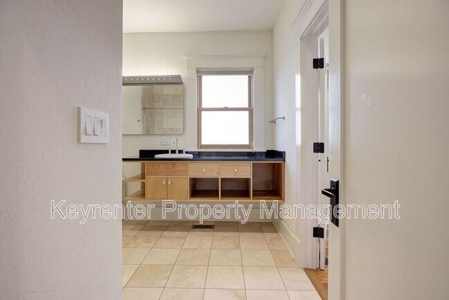 Building Photo - 812 NW 7th St