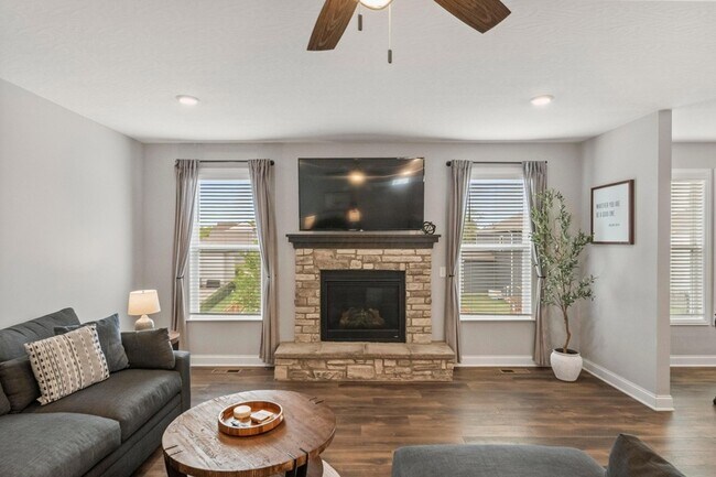 Building Photo - 288 Mahogany Ln