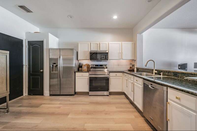 Building Photo - 8434 Sandy Beach St