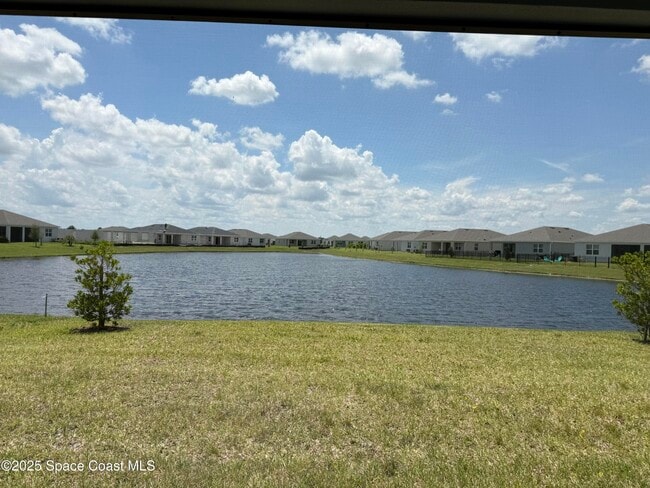 Building Photo - 1566 Criswell Ln SE