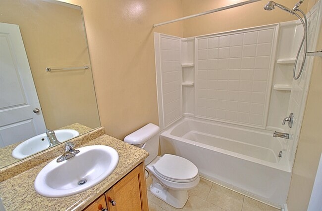 Building Photo - 119 Grandview Dr