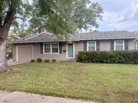 Building Photo - 5330 SW 31st St