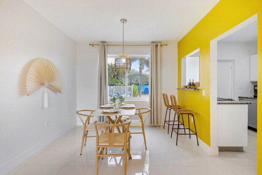 Building Photo - 809 S Ocean Dr