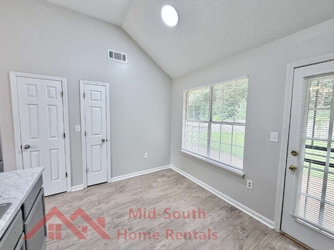 Building Photo - 4473 Cleopatra Cove N