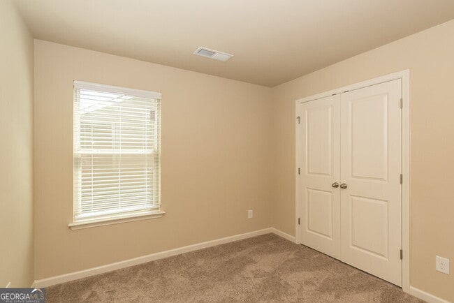 Building Photo - 258 Stillwood Dr