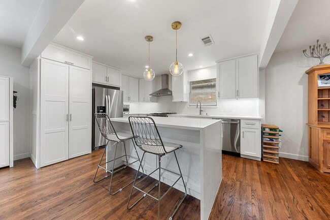Building Photo - 8053 Claremont Dr