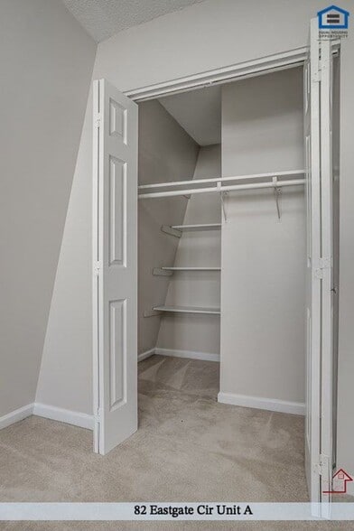 Building Photo - 82 Eastgate Cir