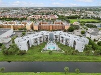 Building Photo - 1820 W 53rd St