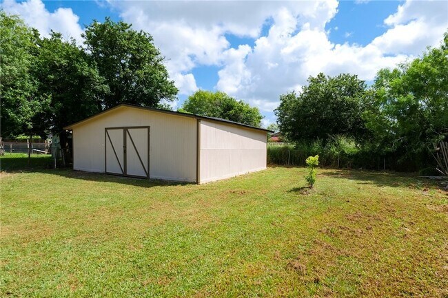 Building Photo - 10822 Mayfield Dr