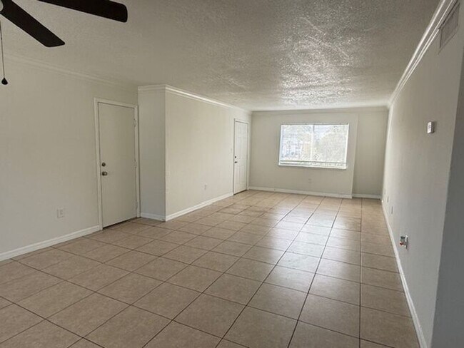 Building Photo - 2/2 Conway Orlando Condo-MOVE IN SPECIAL $200 OF 1ST MONTHS RENT