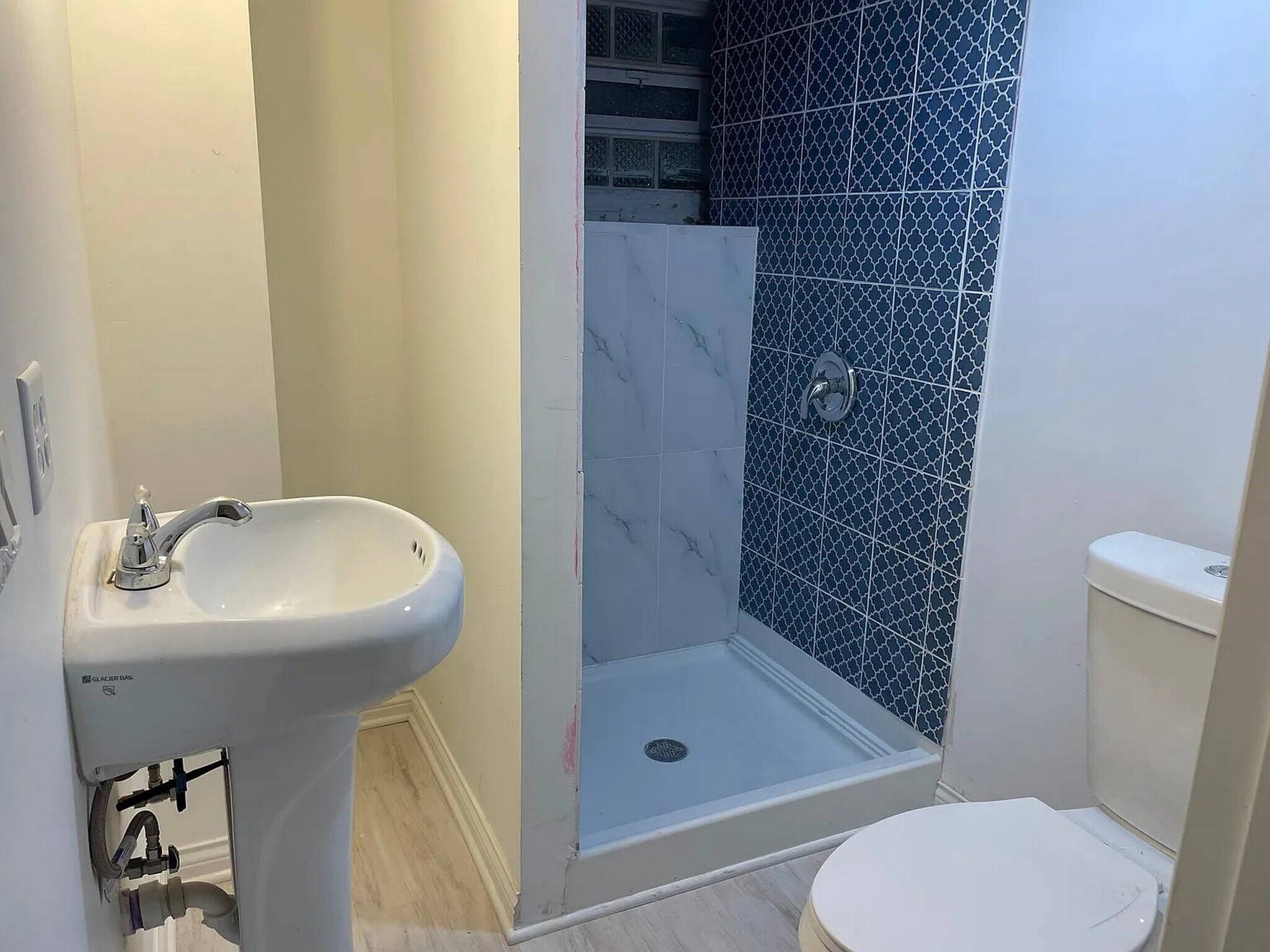 Building Photo - 1316 N Artesian Ave