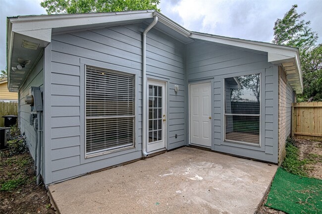 Building Photo - 1710 Blindlake Dr