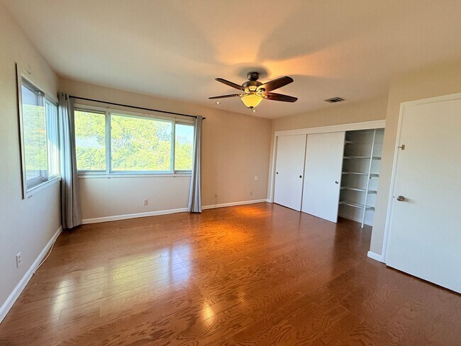Building Photo - 4242 Briggs Ave