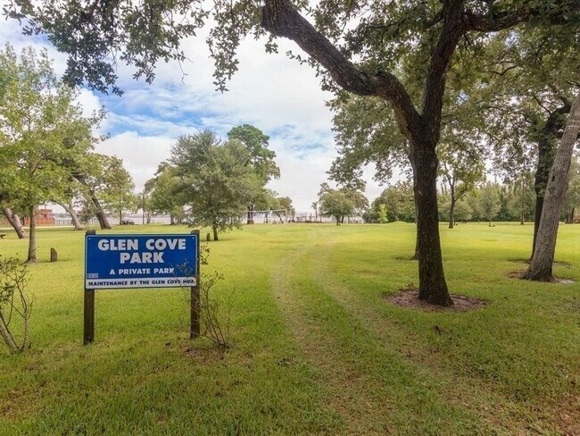 Building Photo - 1819 Cove Park Dr