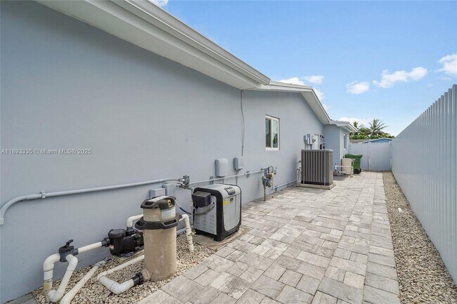 Building Photo - 521 NW 93rd Terrace