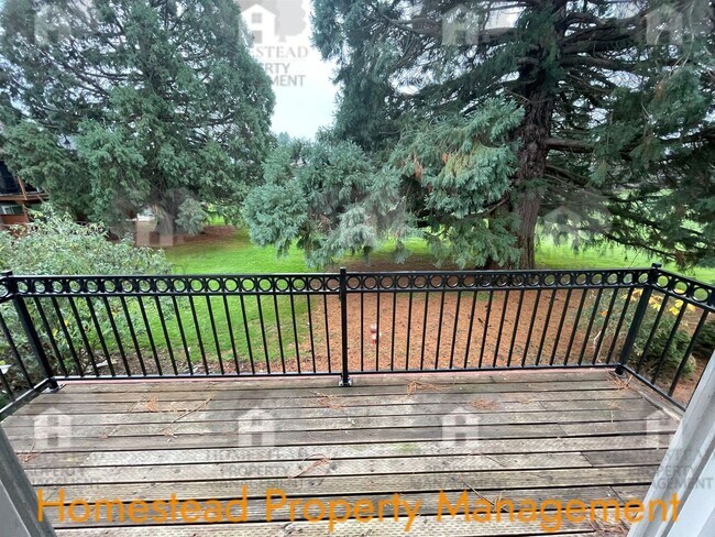 Building Photo - 661