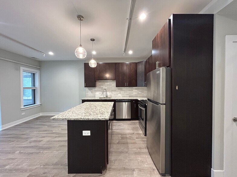 Building Photo - 1000 Crain St