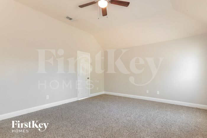 Building Photo - 15642 Gatsby Ln