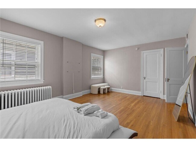 Building Photo - 1785 Dupont Ave S