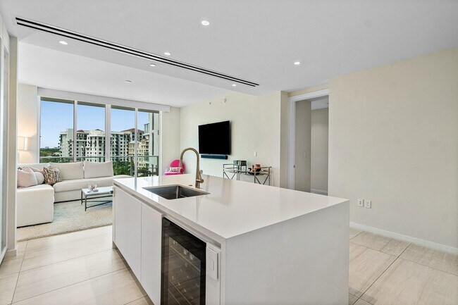 Building Photo - 200 SE Mizner Blvd