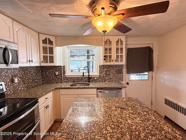 Building Photo - 324 Crown Ave