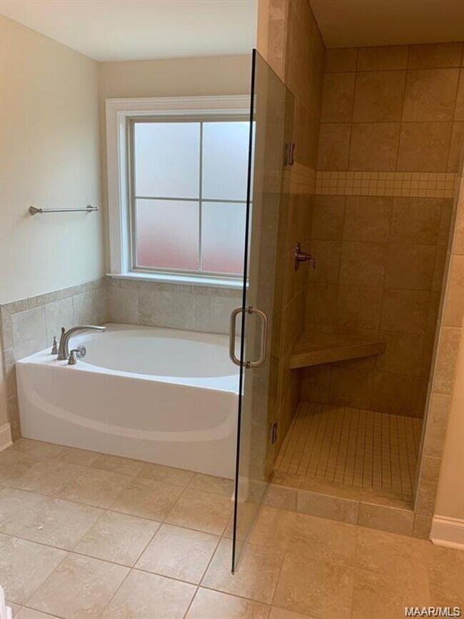 Building Photo - 4 Bedroom in Prattville For Rent