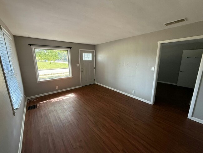 Building Photo - 1562 Reeves Rd