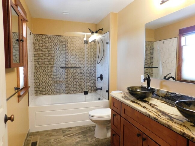 Building Photo - 117 Whispering Meadows Trail