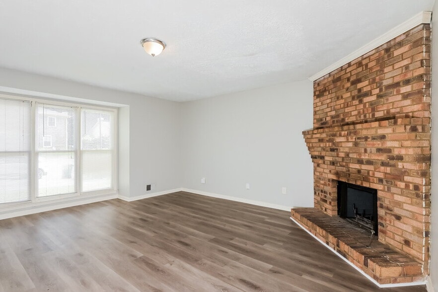 Building Photo - 5353 Ridgemere Ct