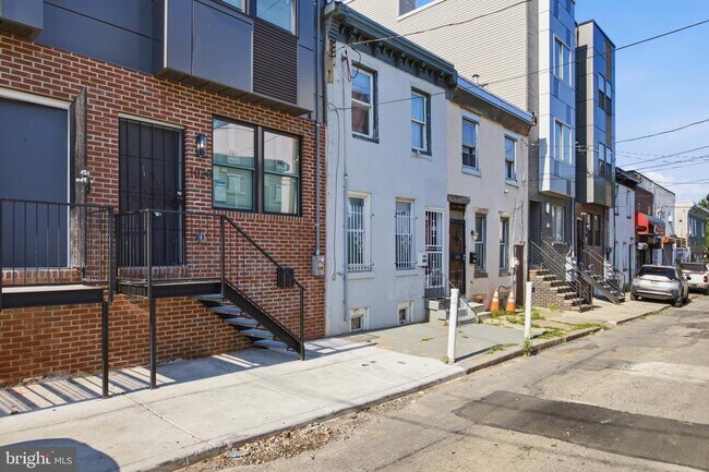 Building Photo - 1020 W Arizona St