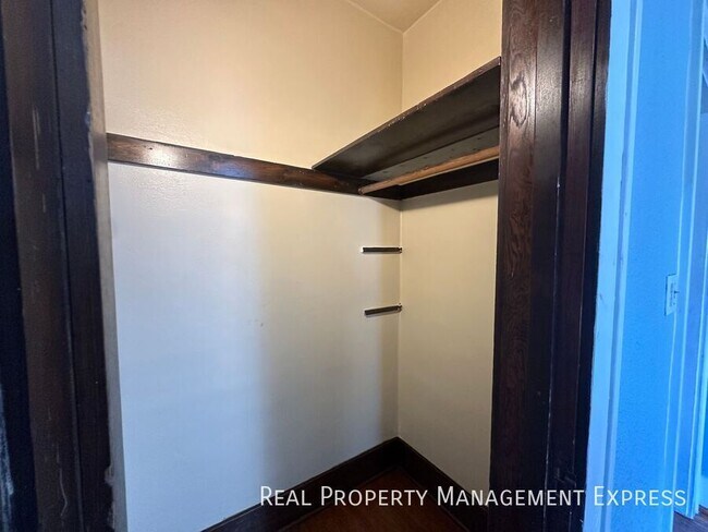 Building Photo - 1 Bed 1 Bath Main-Level Living in Sioux Falls