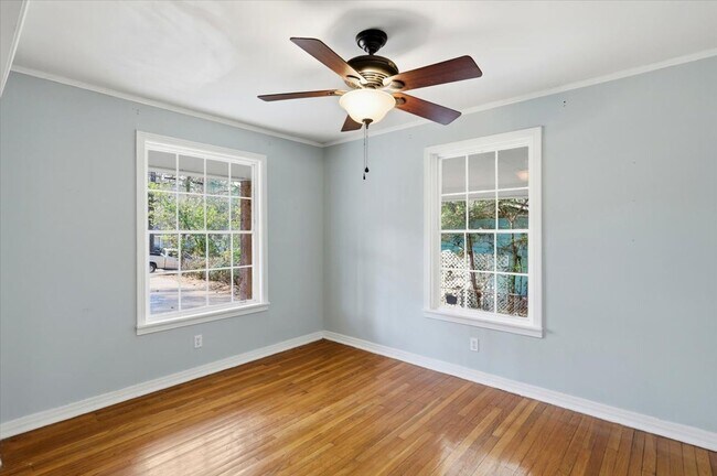 Building Photo - 2 Bedroom 2 Bath located in Northeast Jackson