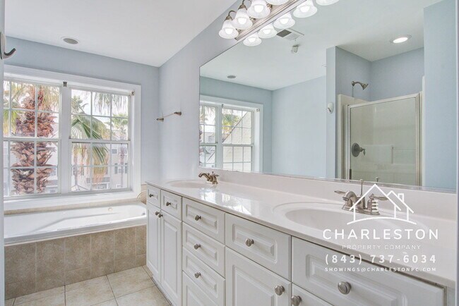 Building Photo - 4902 Lake Palmetto Ln