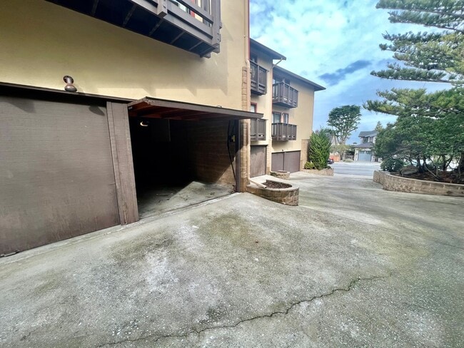 Building Photo - 185C -TL - CS