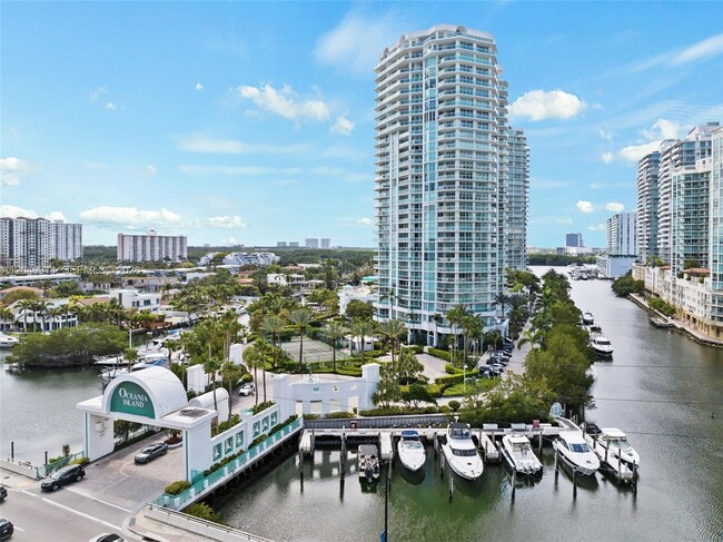 Building Photo - 16400 Collins Ave