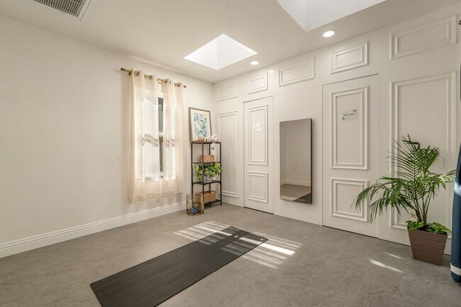 Building Photo - Luxurious French Country Estate in Ladera Ranch – Fully Furnished with Flexible Short-Term Lease ...