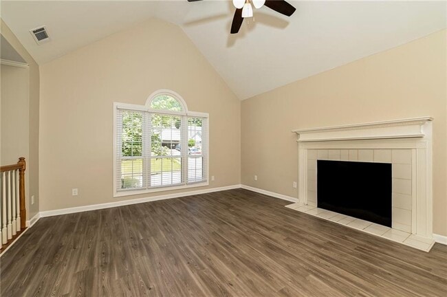 Building Photo - 118 Clarin Way