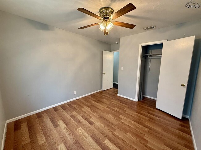 Building Photo - 1609 Las Vegas Trail