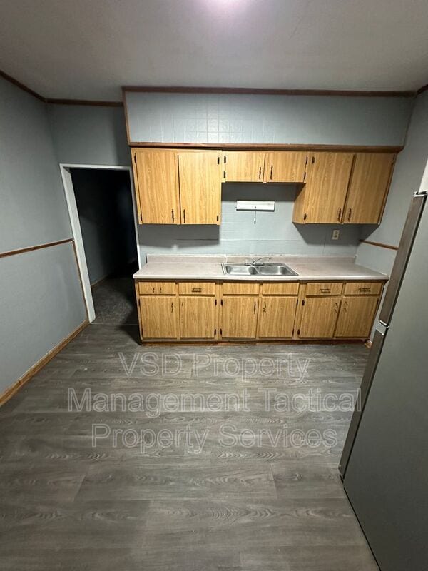 Building Photo - 3289 E 143rd St