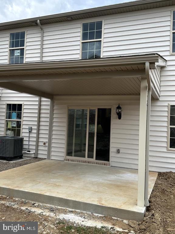 Building Photo - 127 Delano Dr