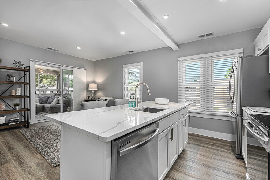 Building Photo - 211 S Pleasant St