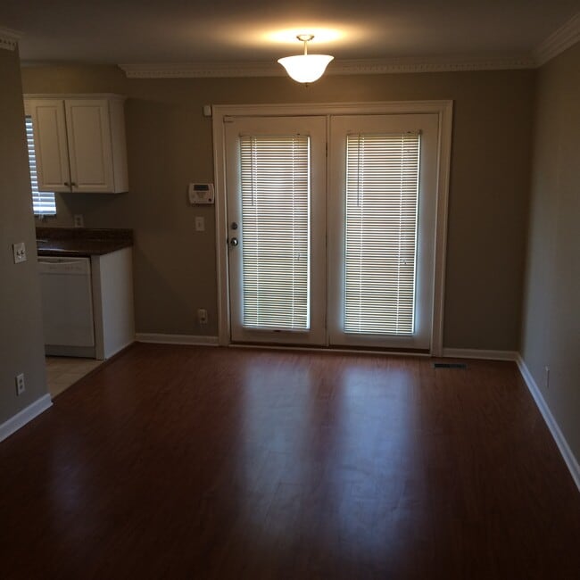 Building Photo - 1413 Autumn Knoll Rd