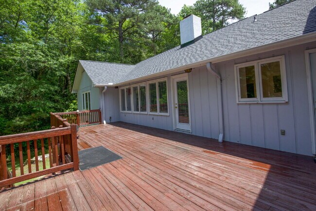 Building Photo - 806 Sumac Ln
