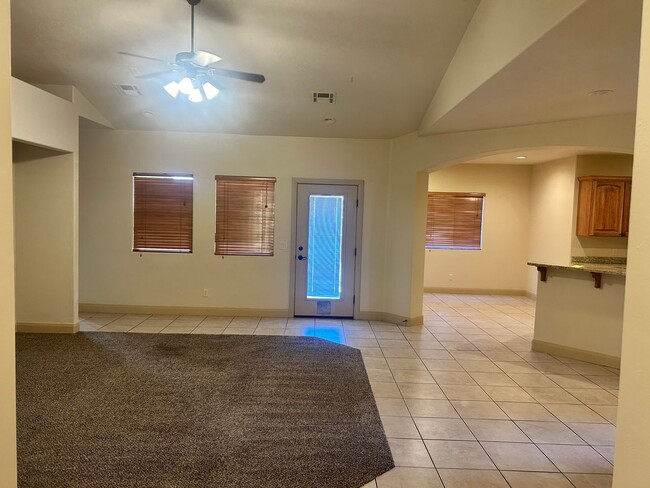 Building Photo - La Verkin Charm!