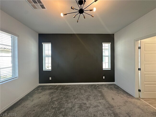 Building Photo - 25 Barbara Ln