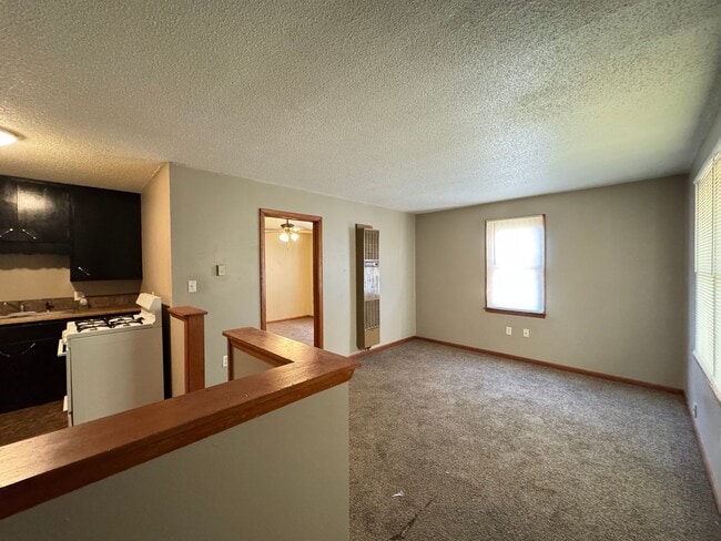 Building Photo - 414 N Mulberry St