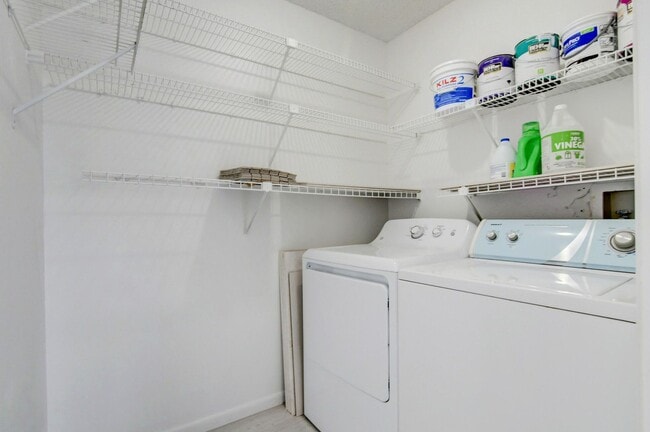 Building Photo - 15109 Ashland Dr