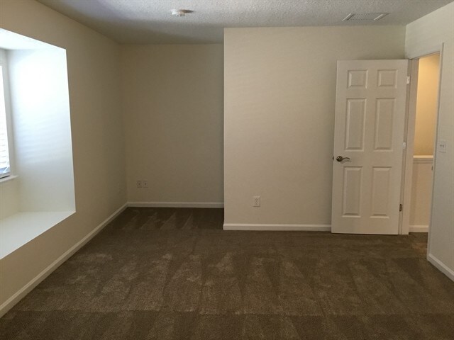 Building Photo - 385 Bostwick Cir