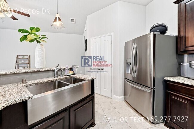 Building Photo - 319 Pecos Dr