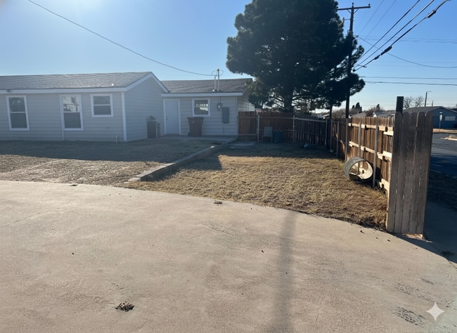 Building Photo - 4101 Parkway Rd